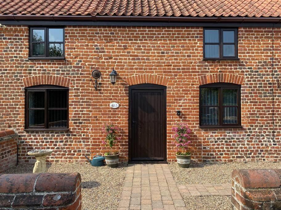 2 Brickground Broads Getaway For The Whole Family Holiday home *