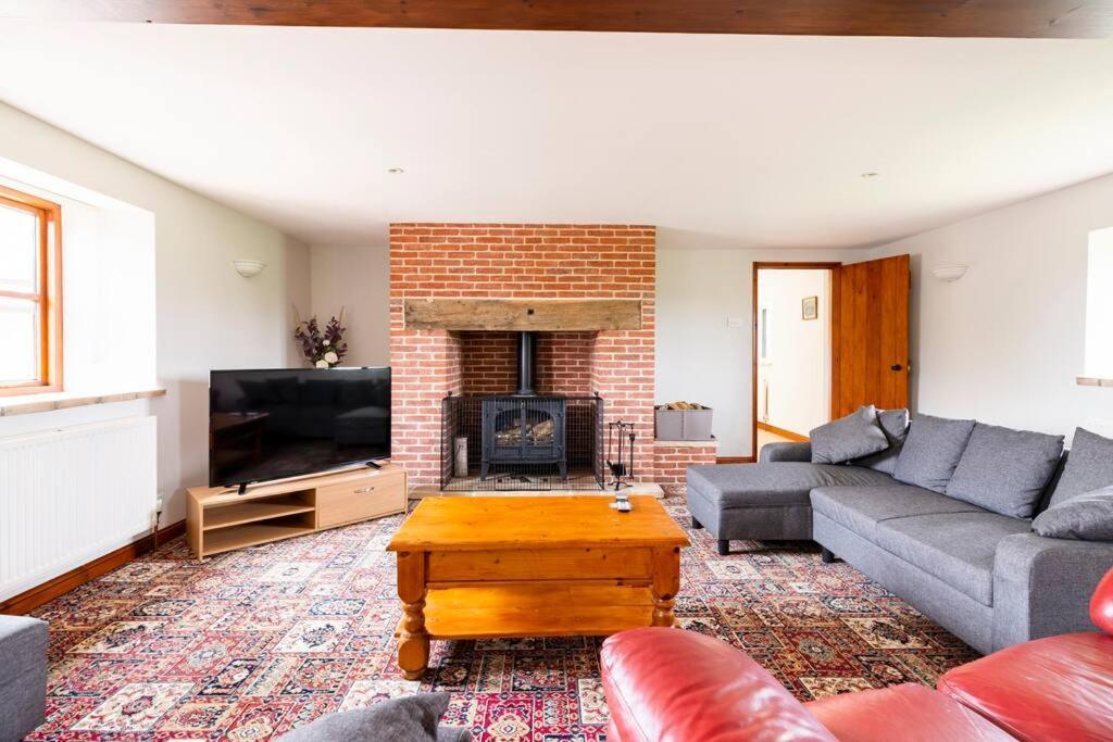 2 Brickground Broads Getaway For The Whole Family Holiday home North Walsham